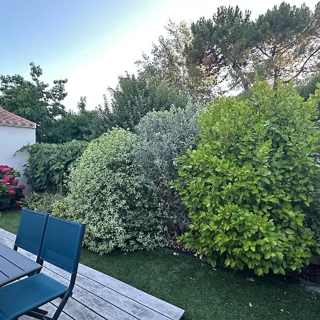 Maisonnette Avec Jardin à L'orée Du Bois Des Eloux Сasa de vacaciones